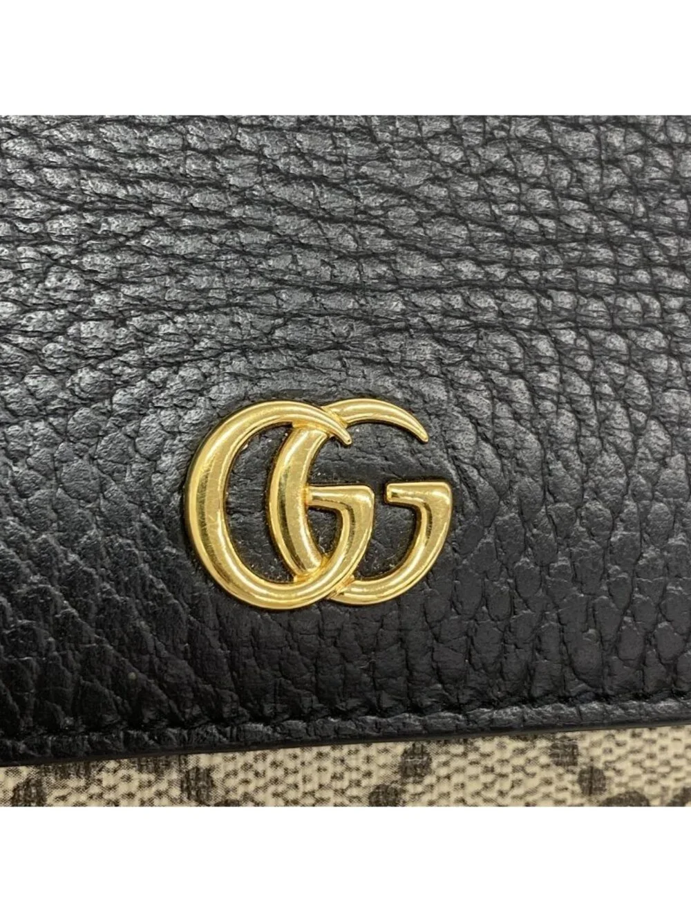 Gucci wallet gg